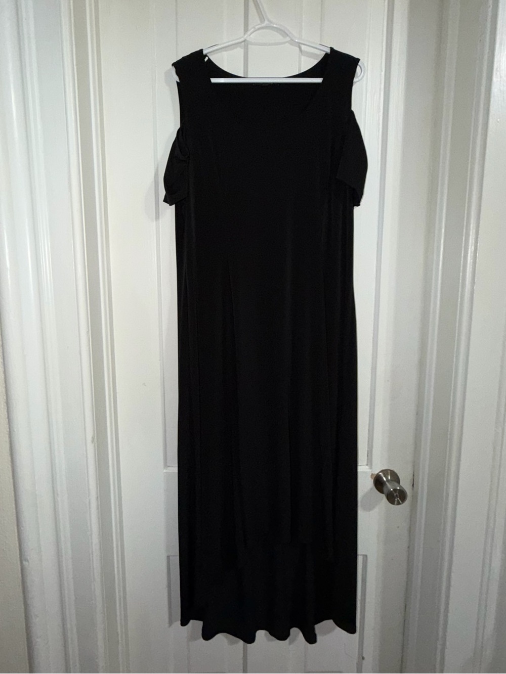 Women's XL dress Classic Black Cold-Shoulder Maxi Dress